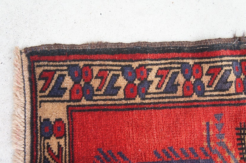 タイマニ族 トライバルラグ 127×89cm 37/手織り絨毯/ハンドメイド