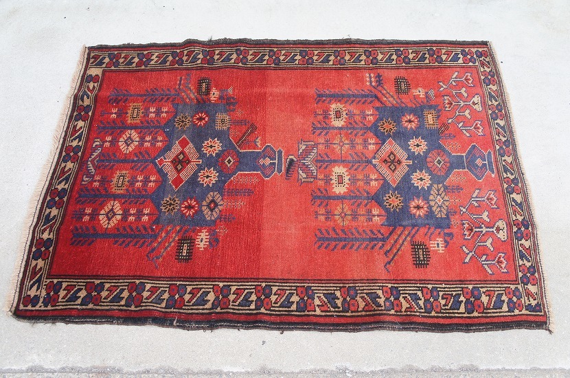 タイマニ族 トライバルラグ 127×89cm 37/手織り絨毯/ハンドメイド