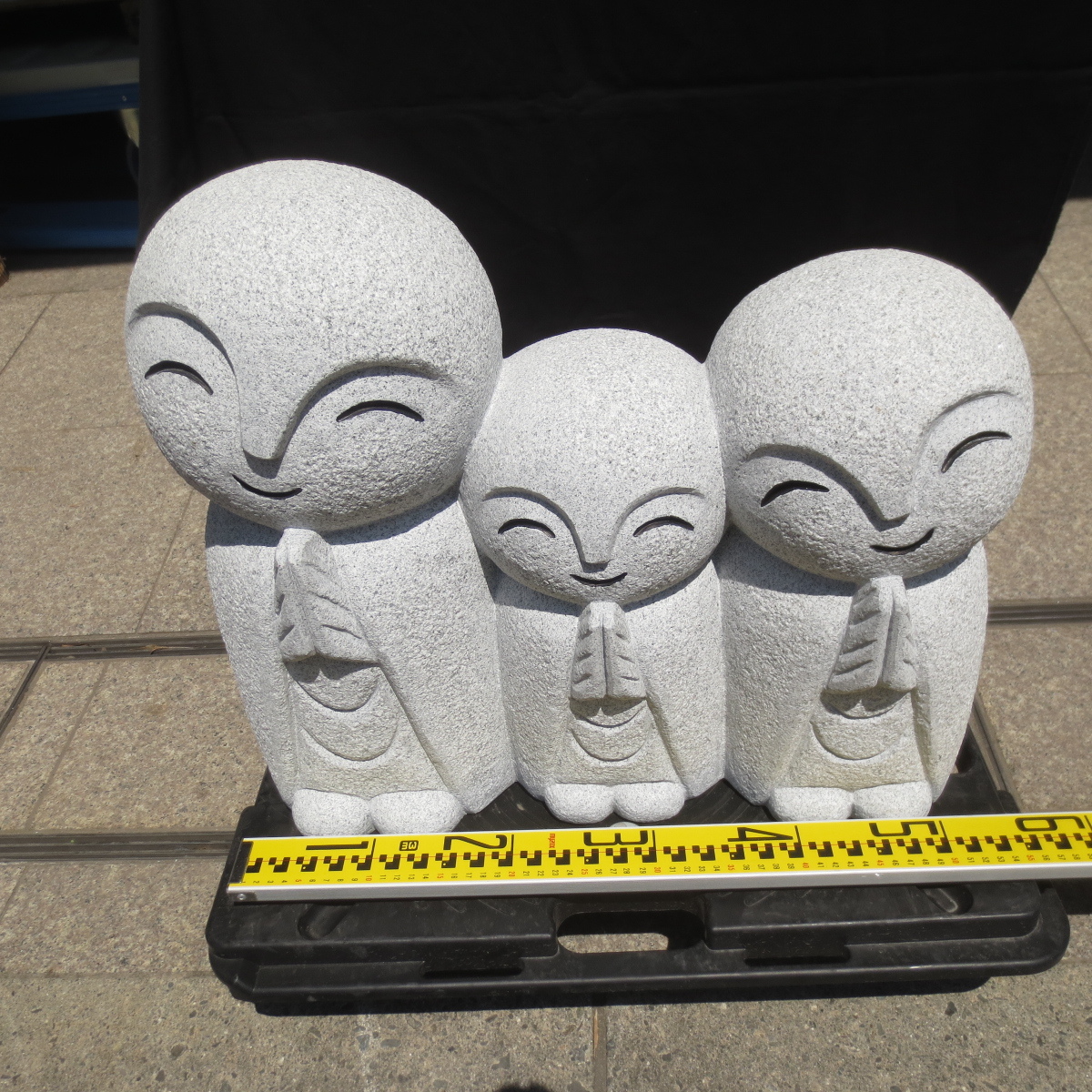 おじぞうさん 3人地蔵 三人家族 お地蔵さん かわいい 親子 癒しの おじぞうさん 3人地蔵 三人家族 お地蔵さん かわいい 親子 癒しの