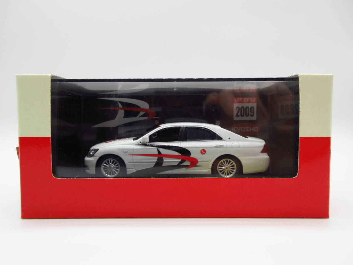 1/43 京商 Jコレクション　トヨタ　クラウン ロイヤルサルーン G New Year 2009 Edition ホワイト　300台限定品　ミニカー
