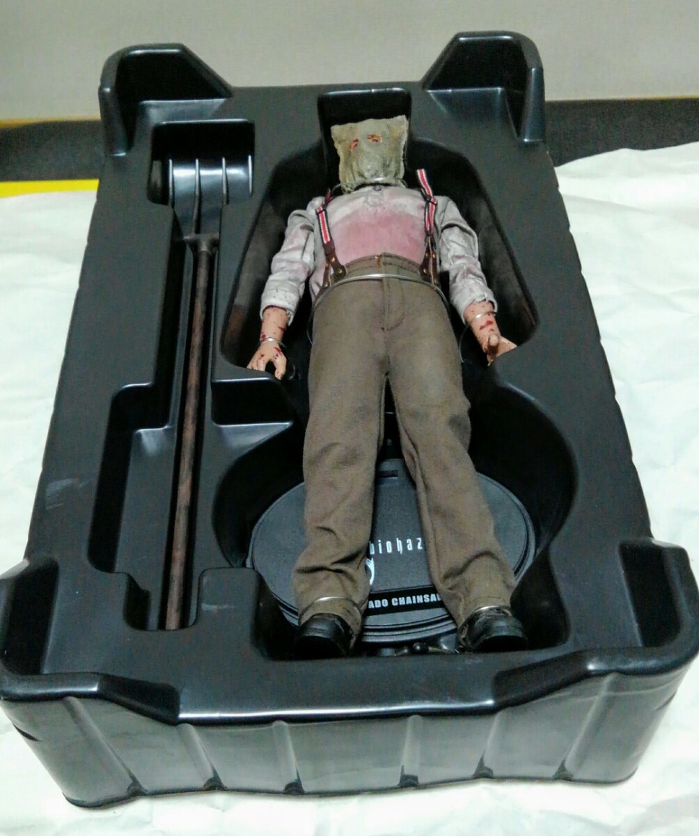 ホットトイズ バイオハザード4 ガナードチェーンソー 1/6 アクションフィギュア HotToys biohazard
