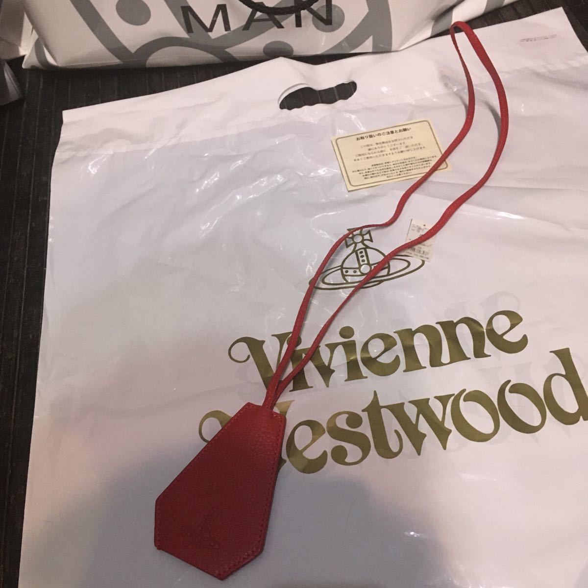 送料込●新品●価16500円 Vivienne Westwood キーリング 本牛革 赤 ネックストラップ キーホルダー ヴィヴィアンウエストウッド ビビアン