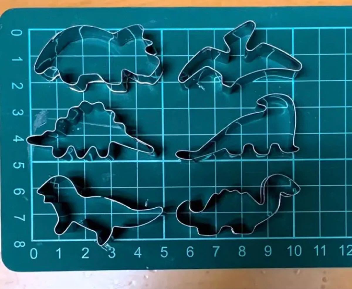 クッキー型 恐竜6個セット　たくさん作れる恐竜のクッキー型抜き