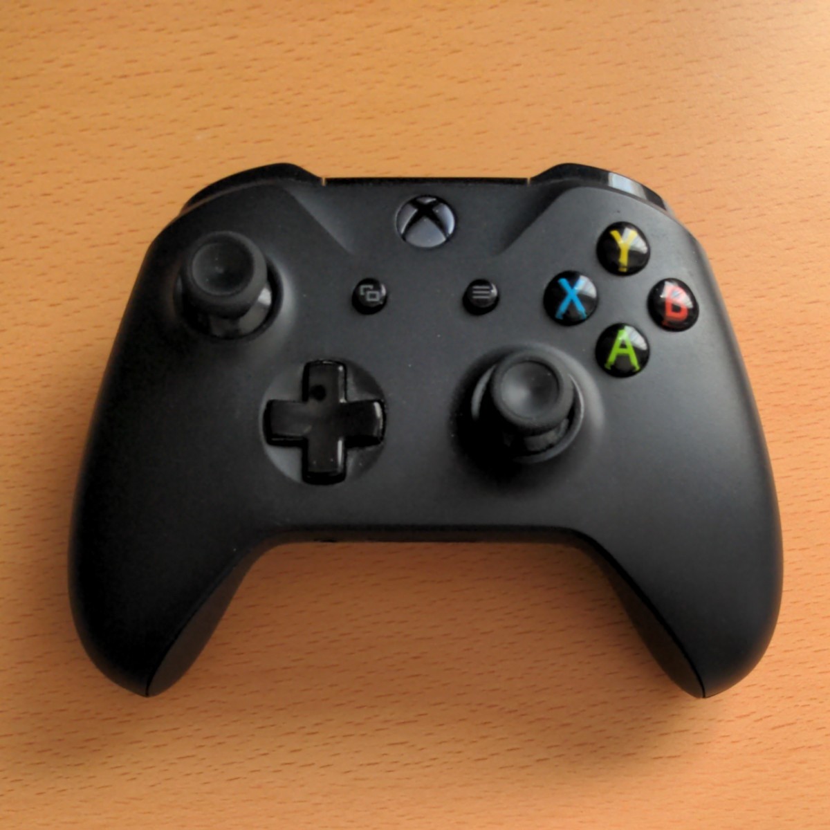 Xbox One ワイヤレスコントローラー Microsoft