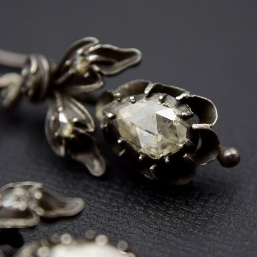  антиквариат   алмаз    серебристый   золотой   цветок   сюжет    серьги  