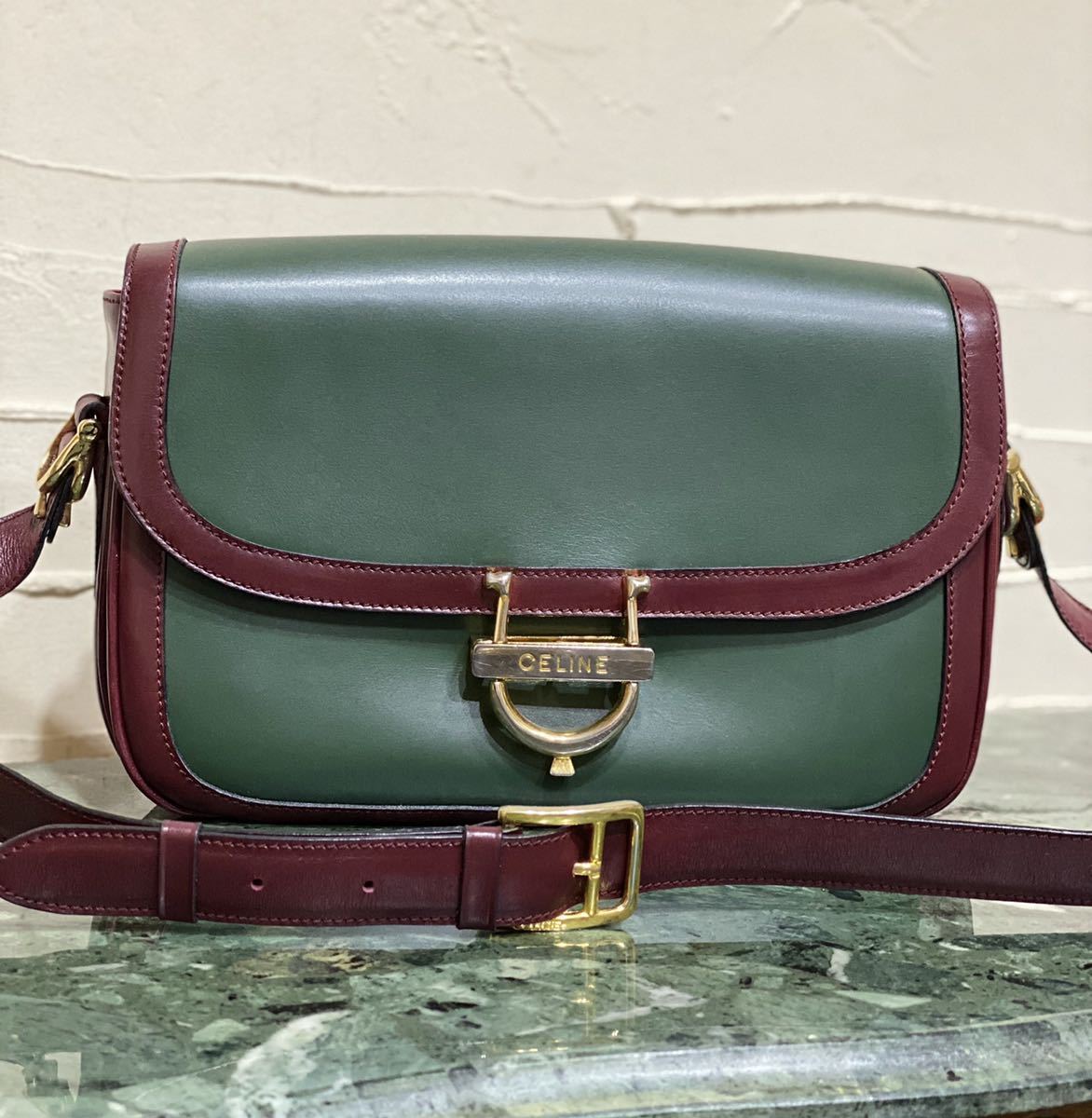 激レア 良品 希少カラー OLD CELINE ショルダーバッグ ホースビット バイカラー 緑×ボルドー 年代物 ヴィンテージバッグ 三層式 斜め掛け