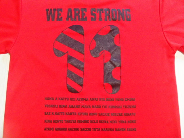 11ＨＲ　ＳＭＩＬＥ／ＷＥ　ＡＲＥ　ＳＴＲＯＮＧ　Ｔシャツ　サイズＭ_画像4