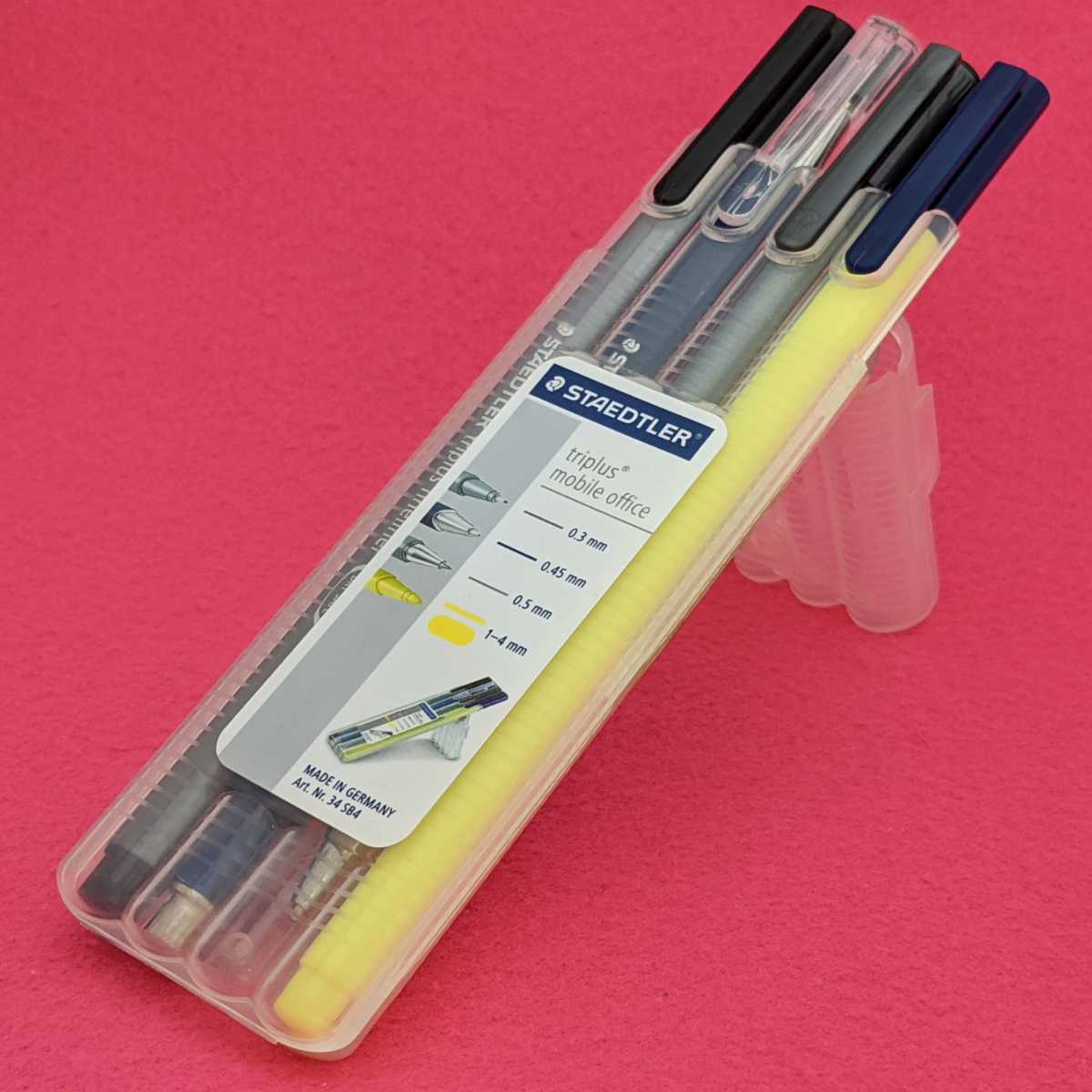 [未使用新品]　STAEDTLER　ステッドラー　トリプラス　ファインライナー　ボールペン　シャープペンシル　蛍光ペン 4本セット　K1426_ケースがそのままペン立てになり便利です。