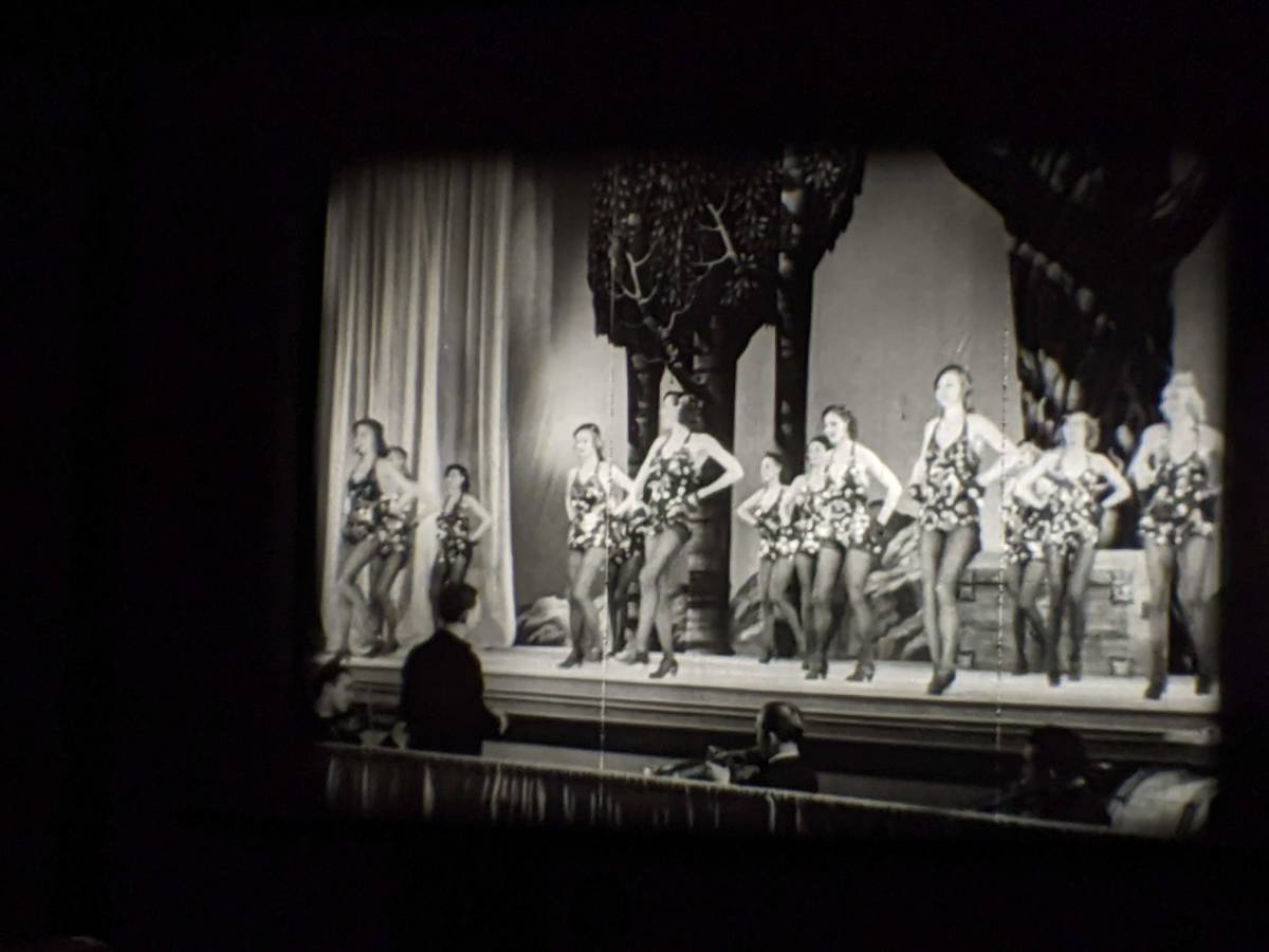 　短編映画『A Night in a Music Hall/The Feminine Touch』(1939年）16ミリフィルム 約11分　ダンス　歌_画像4