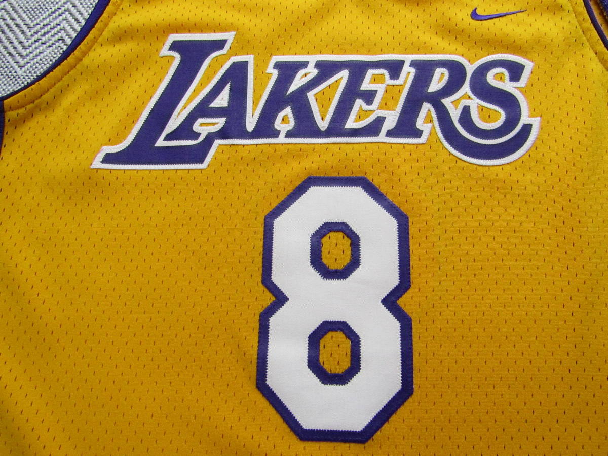 美品 NBA LAKERS コービー・ブライアント BRYANT #8 ロサンゼルス 