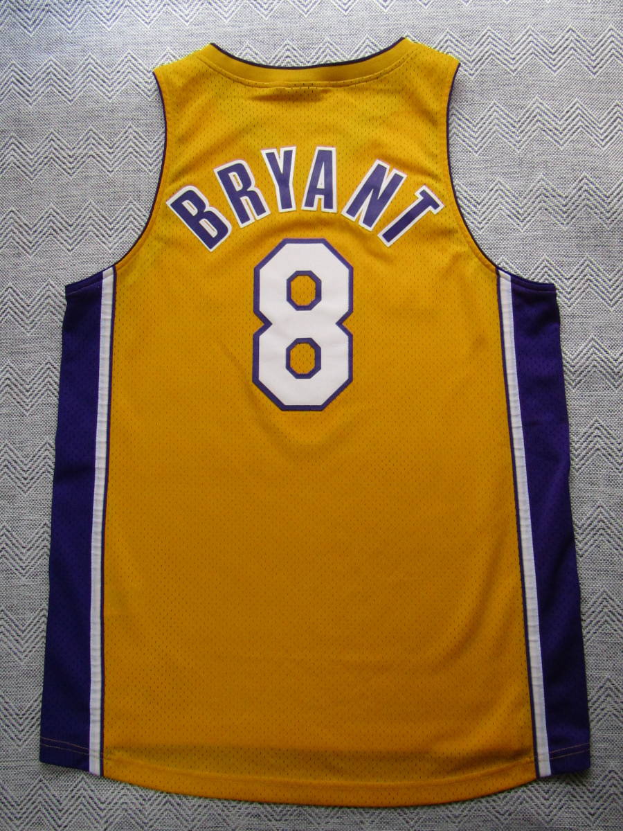 美品 NBA LAKERS コービー・ブライアント BRYANT #8 ロサンゼルス