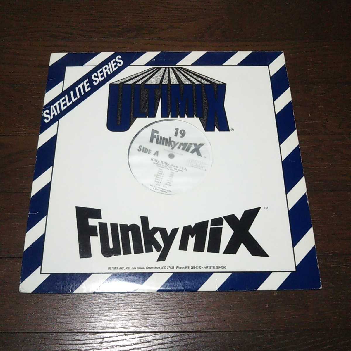 ULTIMIX FUNKY MIX 19 (A,B)/69 BOYS, KITTY / FUSCHINICKENS, BREAKDOWN / HAMMER ,DEON SANDERS , STRAIGHT TO MY FEET /MIAMI BASS _画像3