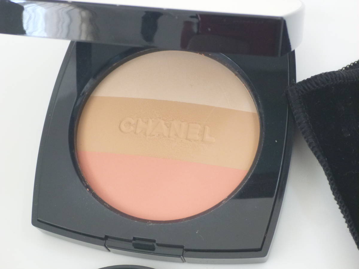  as good as new Chanel re beige a- moni - Pooh duru bell minN°01 face powder 