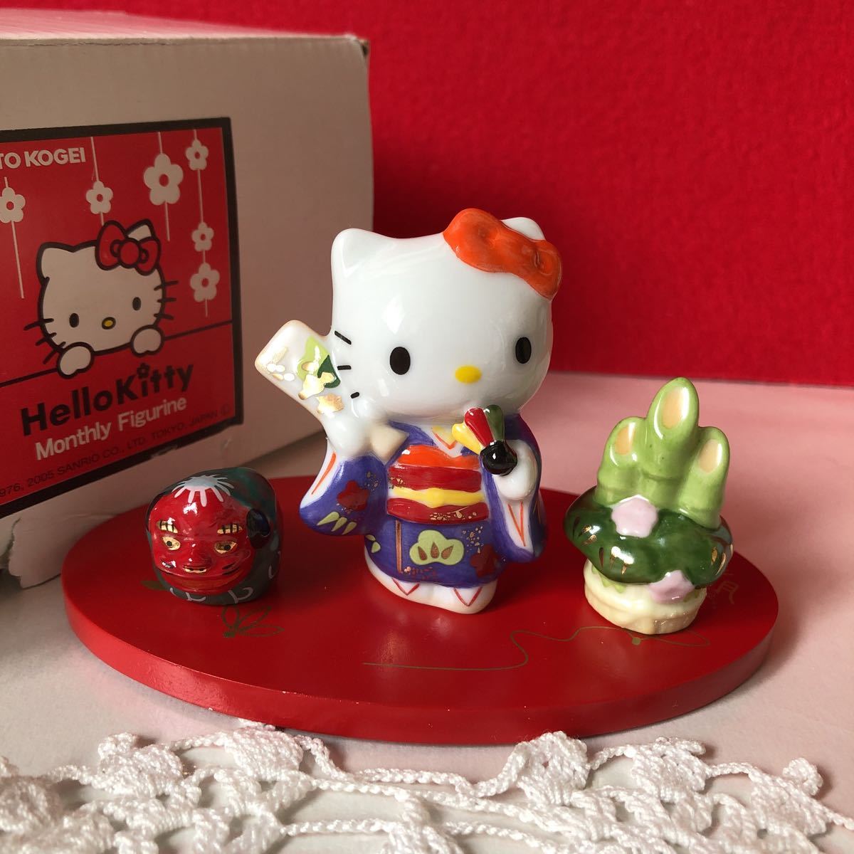 ヤフオク! - ハローキティ◇マンスリーフィギュア◇陶器製◇1月 睦月 お...