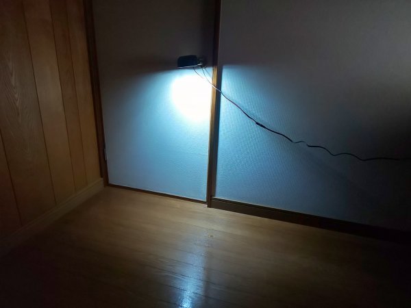 広範(fàn)囲を明るく照らします。