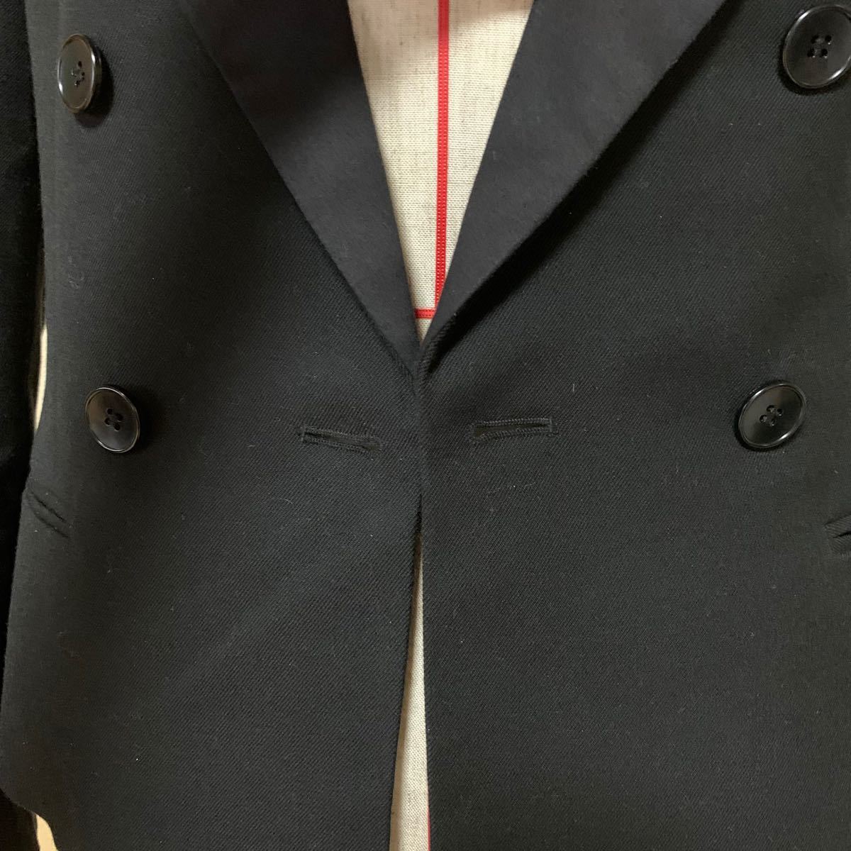 黒 ジャケット 上着 ユニクロ UNIQLO CARINE ROITFELD テーラードジャケット カリーヌ ロワトフェルド
