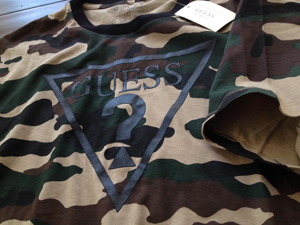 【既決USA】GUESS Los Angeles ・ ゲス ロサンゼルス@完売胸元【GUESS】ロゴ入半袖Tシャツ【GUESS Men's Logo Graphic Camo Tee】迷彩柄@L_画像10