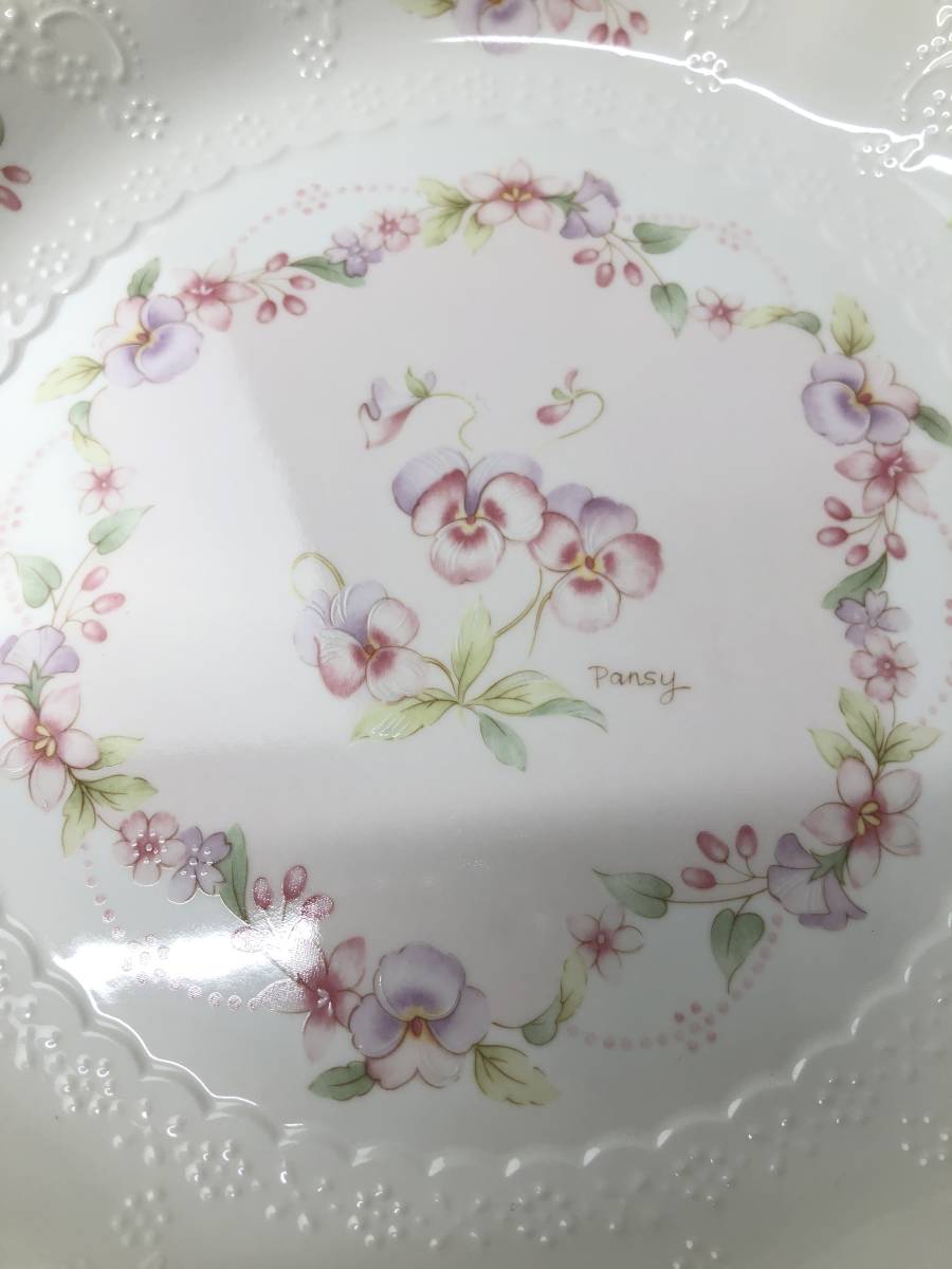 B2623　日本製　NITTO ニットー　Pure&White お皿　直径約26ｃｍ　プレート　ケーキ皿　デザート皿　花柄　パンジー　陶器_画像4