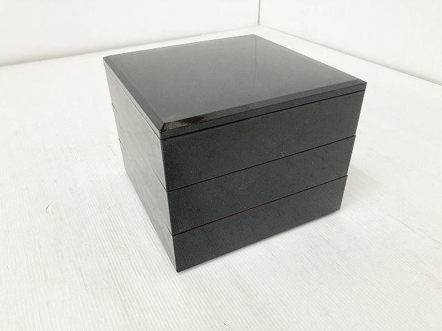 05205　角重箱　3段　中古品　お弁当　行楽　_画像1