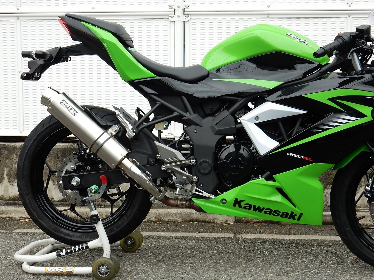 新品 WR’S Ninja250SL/ABS (JBK-BX250A) スリップオン ラウンドタイプ ステンレス/チタン BT4260JM ニンジャ ダブルアールズ マフラー_画像2