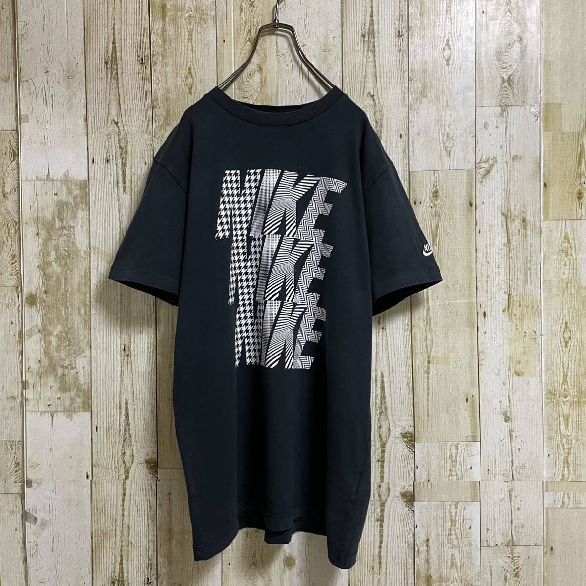 【人気デザイン】NIKE ナイキ 特大プリント 3連ロゴ 刺繍 袖ロゴ スウッシュ ビッグシルエット 半袖Tシャツ ブラック Lサイズ 古着