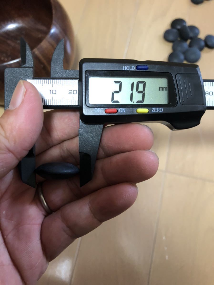蛤碁石 白石 9.9mm 182個 那智黒石181個 楠木 碁笥 囲碁 蛤碁石 白石 9.9mm 182個 那智黒石181個 楠木 碁笥 囲碁