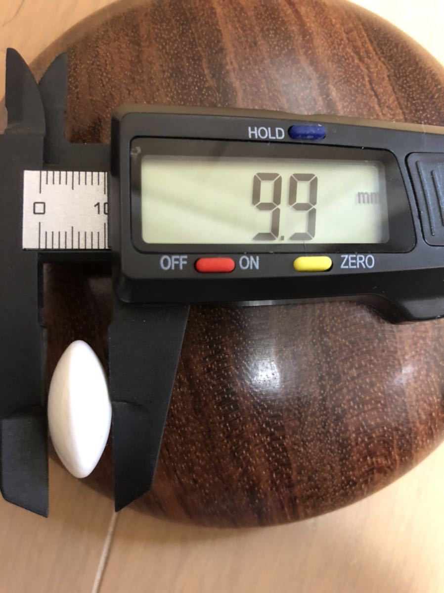 蛤碁石 白石 9.9mm 182個 那智黒石181個 楠木 碁笥 囲碁 蛤碁石 白石 9.9mm 182個 那智黒石181個 楠木 碁笥 囲碁