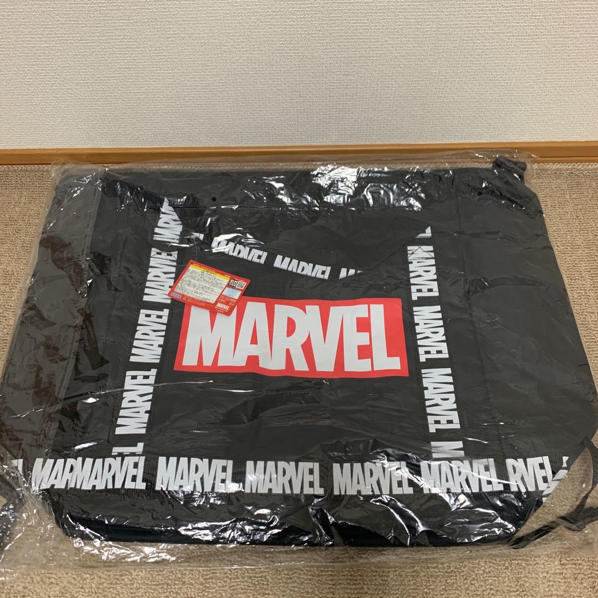 【新品】marvel クーラーバッグ　特大保冷バッグ　マーベル　お買い物バッグ　ボストンバッグ　ショッピングバッグ　ショルダー付き