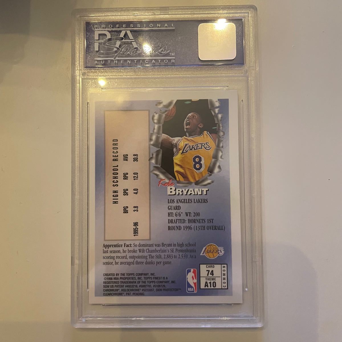 コービー ルーキーカード Topps Finest RC PSA 8 KOBE