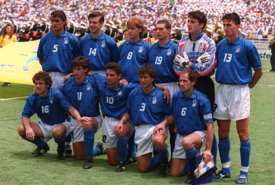 Paypayフリマ 値下げ交渉 1994年 W杯 イタリア代表 Made In Italy ディアドラ 検 ワールドカップ バッジョ マルディーニ Wc94 World Cup Baggio Maldini