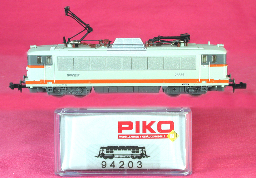 PIKO #94203 ＳＮＣＦ（フランス国鉄） ＢＢ２５５００電気機関車 スパゲティーロゴ　ベトン塗装