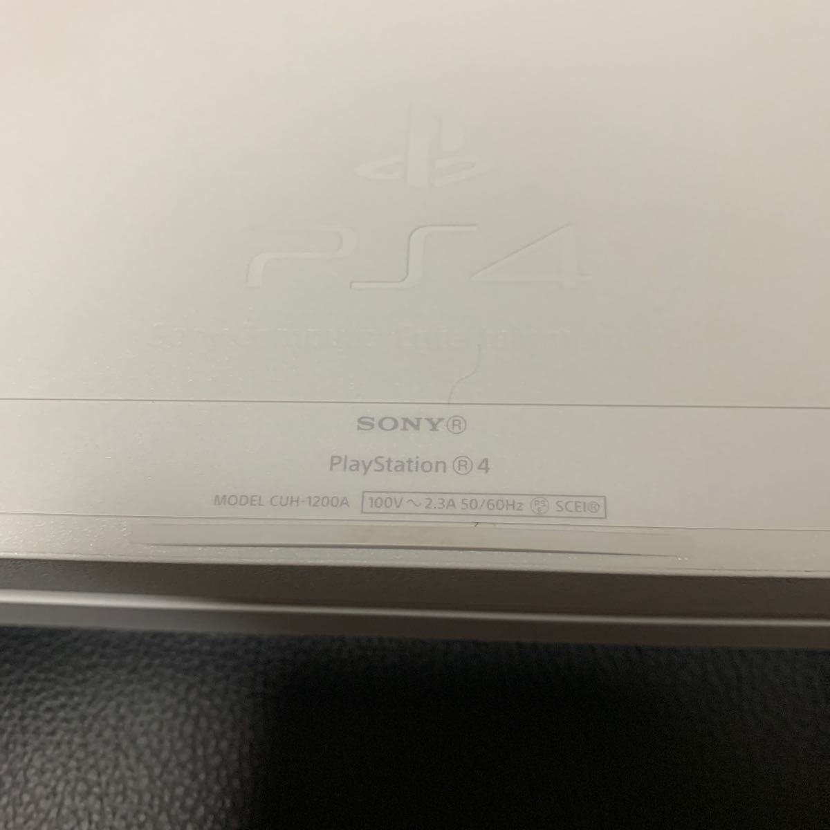PS4 本体 ホワイト 500GB 1200A ケーブル類全て揃ってます！ すぐ遊べるセット！