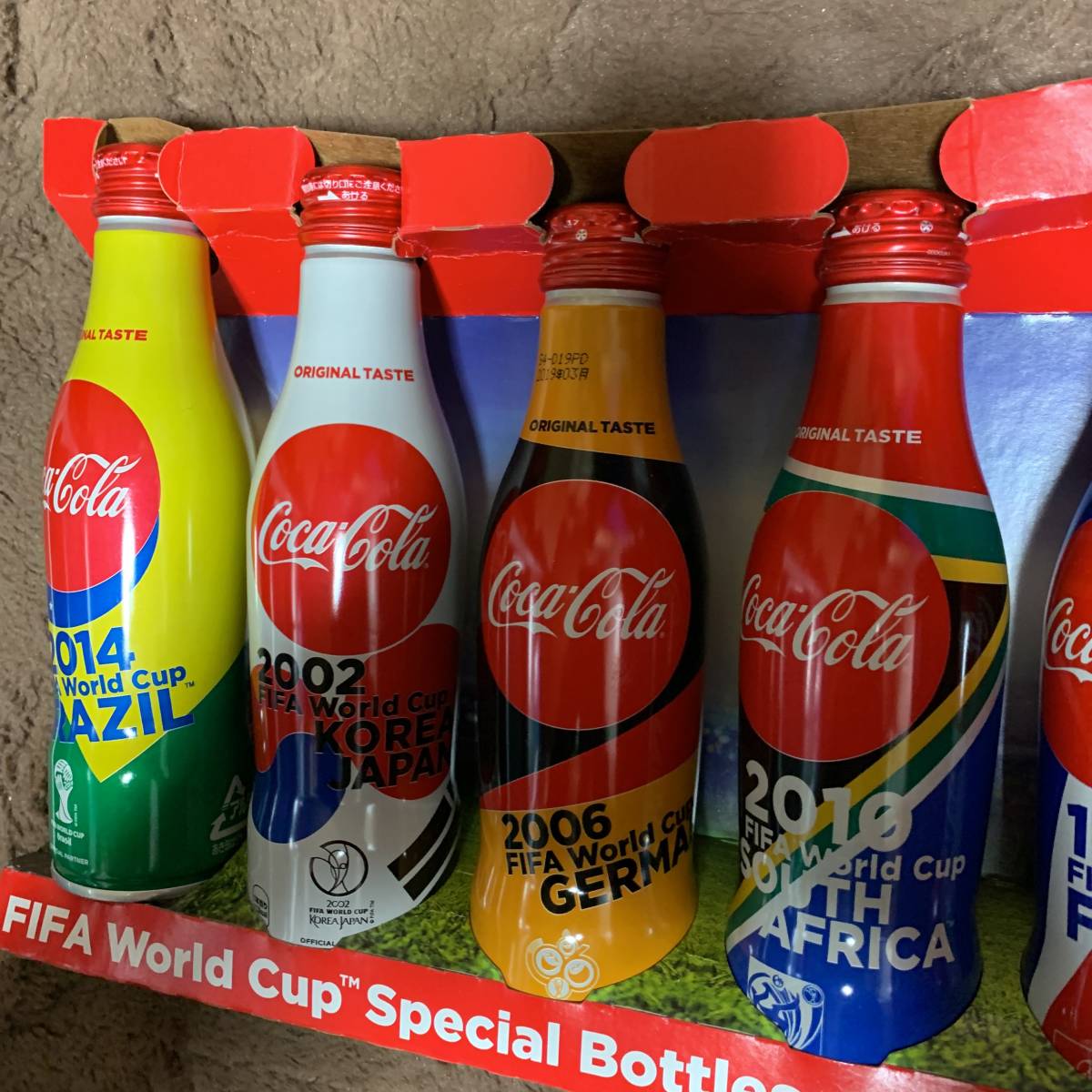 コカコーラ・スリムボトル　全5種類セット【送料無料】【ワールドカップ限定・フルコンプ・専用ケース入【倉庫長期保管品・現状現品渡し】_画像2