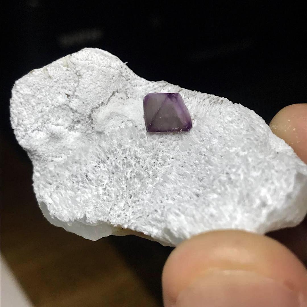 江西省徳安産八面体紫蛍石・32g（中国産鉱物標本）_画像2