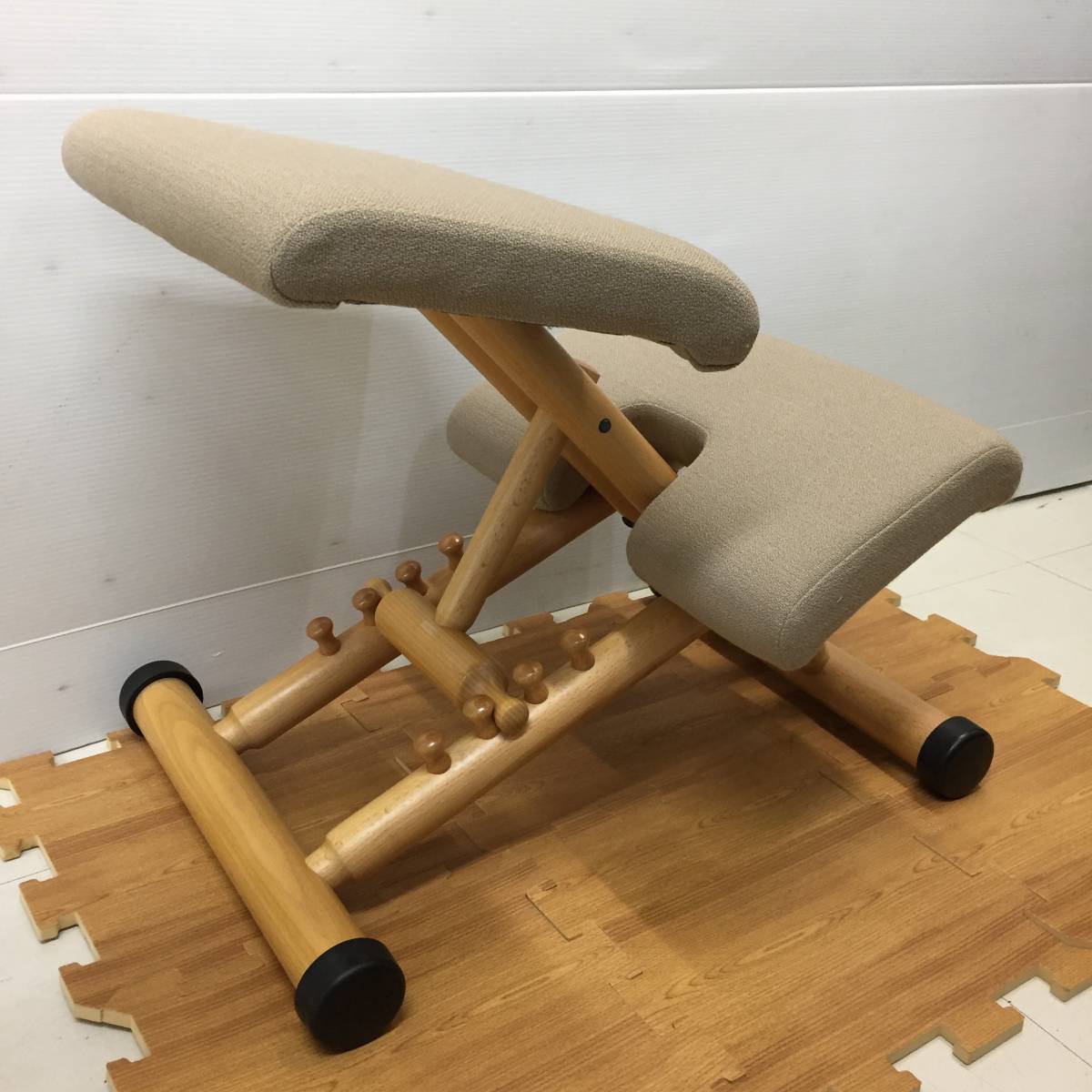 AT169　ヴァリエール バランスチェア　マルチ　姿勢矯正　学習椅子 ストッケ_画像2