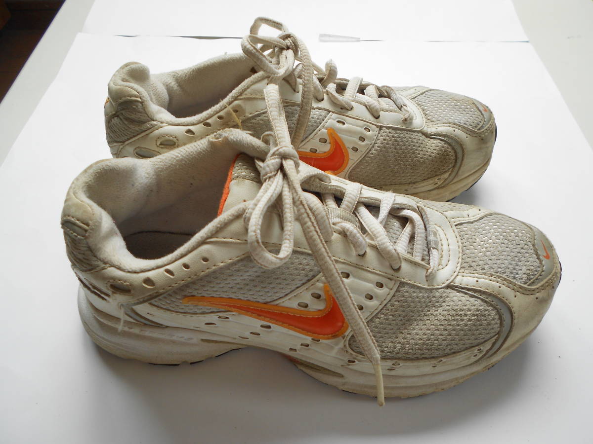 NIKE* orange * тренировочная обувь *22,5*