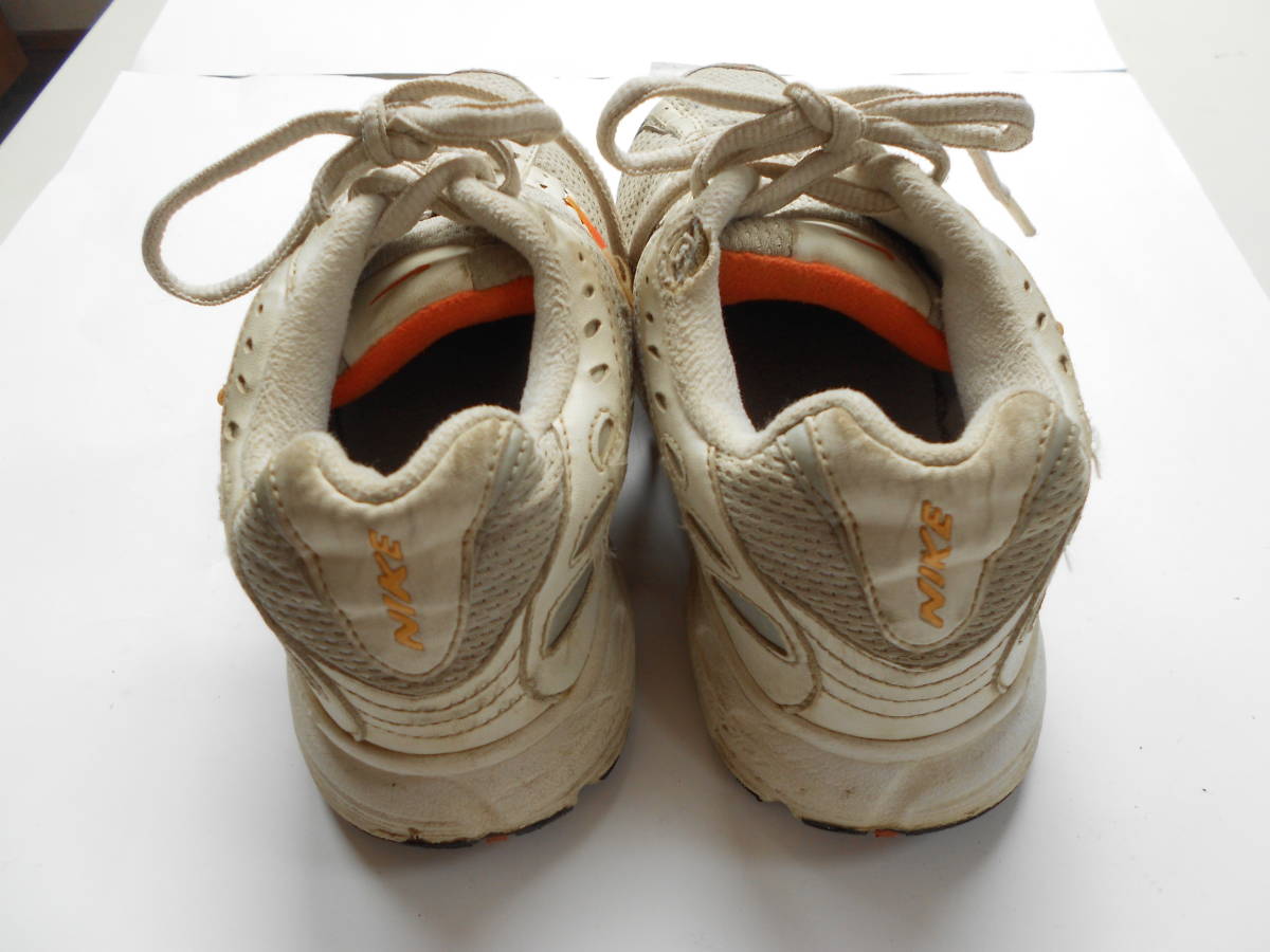 NIKE* orange * тренировочная обувь *22,5*