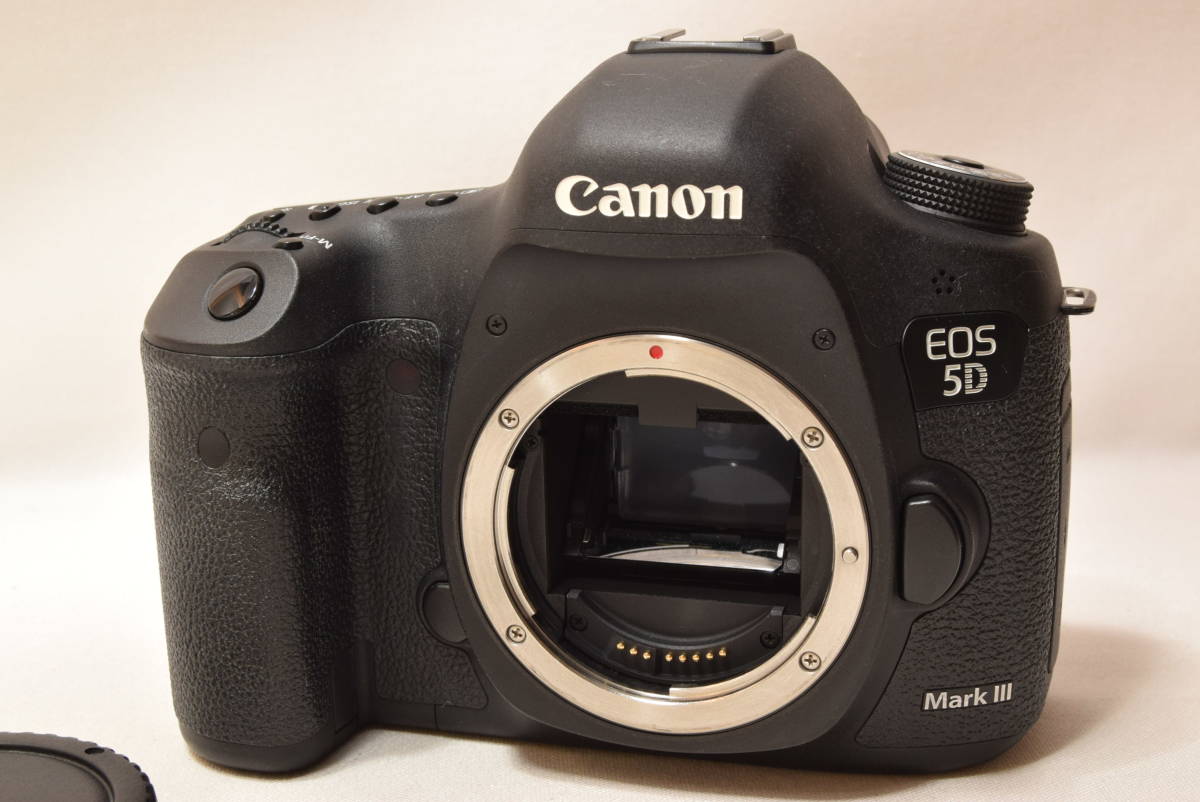 6335★極上★Canon デジタル一眼レフカメラ EOS 5D Mark III ボディ