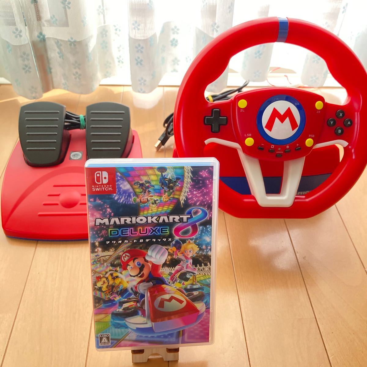 Nintendo Switch マリオカート8デラックスとハンコンセット Nintendo Switch マリオカート8デラックスとハンコンセット