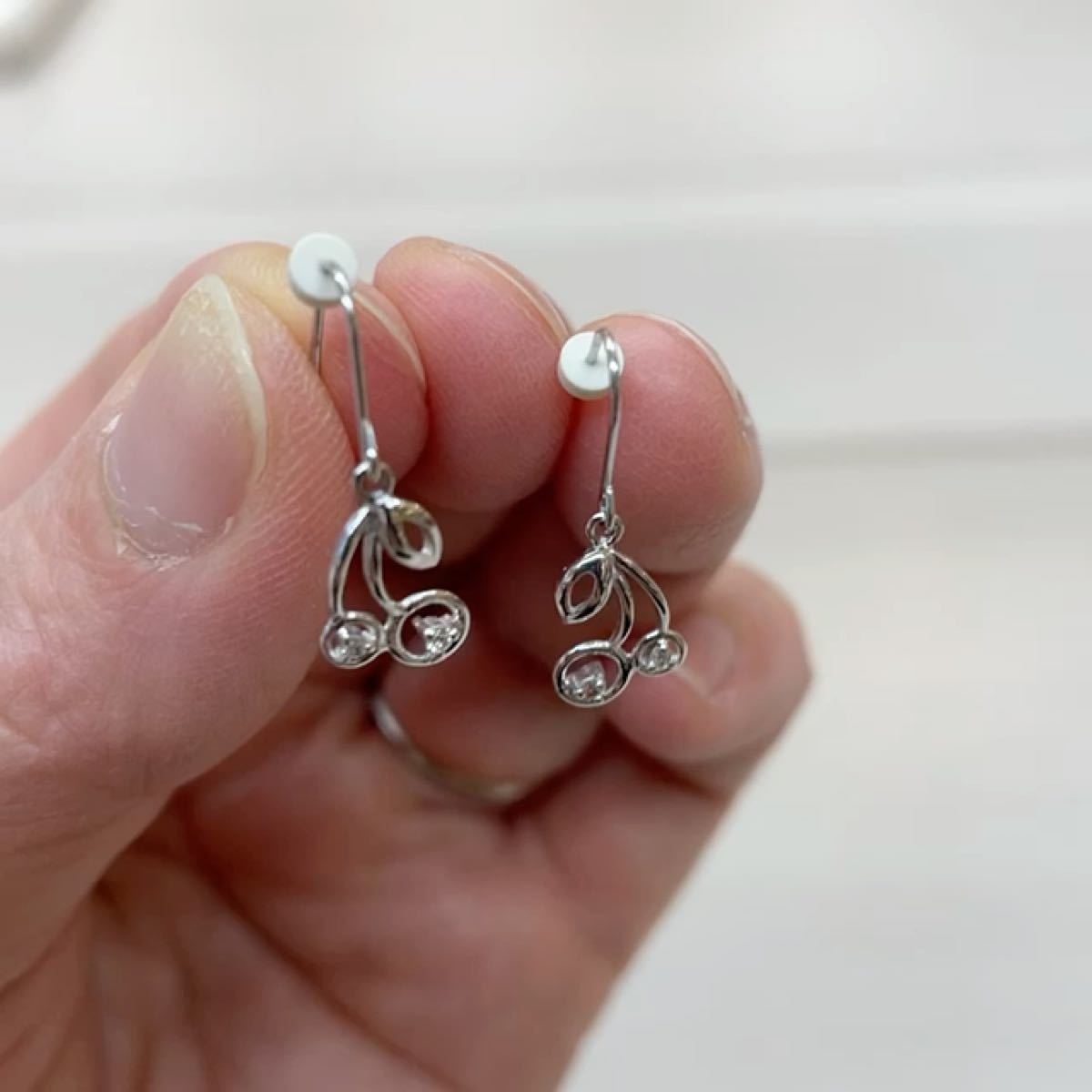 K18WG ピアス ダイヤ入り さくらんぼ