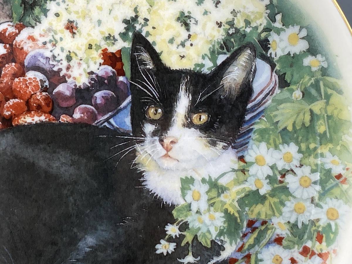 ロイヤルベール ハチワレ 黒白猫 ネコ 猫 飾り皿 絵皿 皿 (794 ロイヤルベール ハチワレ 黒白猫 ネコ 猫 飾り皿 絵皿 皿 (794