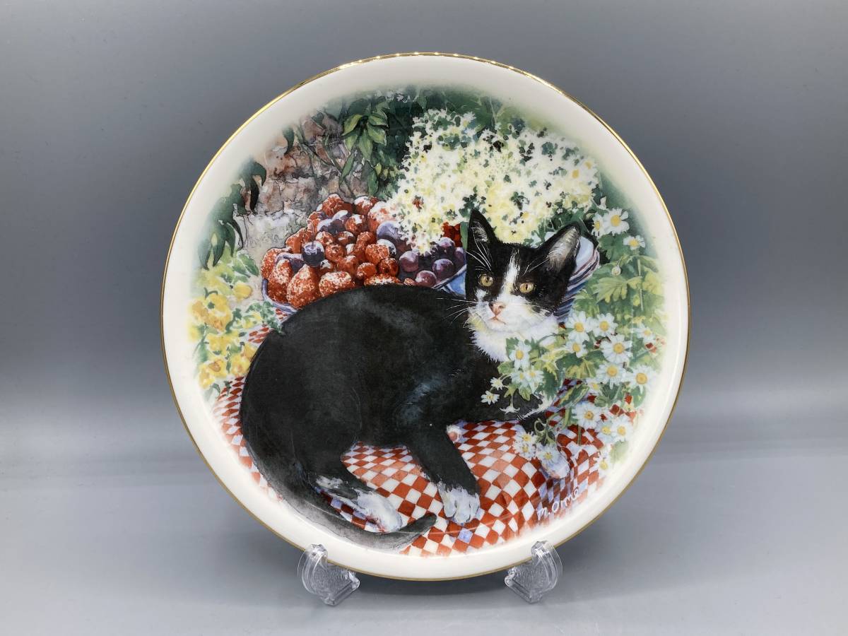 ロイヤルベール ハチワレ 黒白猫 ネコ 猫 飾り皿 絵皿 皿 (794 ロイヤルベール ハチワレ 黒白猫 ネコ 猫 飾り皿 絵皿 皿 (794