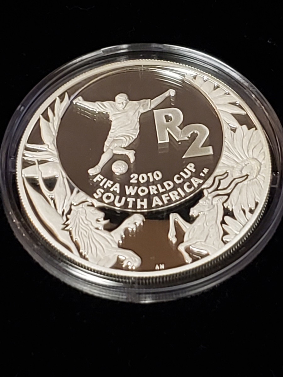 ☆美品☆銀貨☆2010FIFAワールドカップ南アフリカ大会公式記念コイン　3種セット　(ケース付)　【限定3000セット】