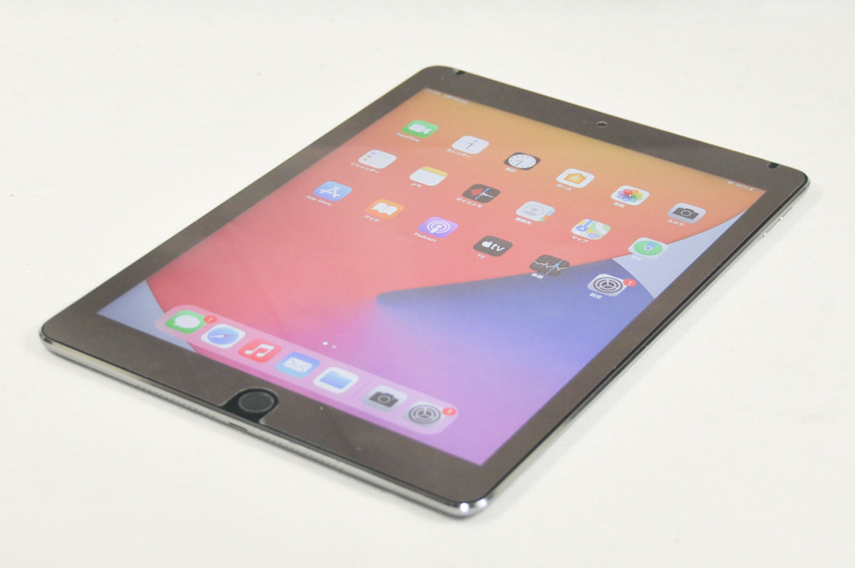 外観極上品 使用感少なめ 液晶保護フィルム iPad Air 2 Wi-Fi+Cellular 16GB SoftBank 最新iPadOS14.5　動作確認済 即使用 即発送 #7_画像4