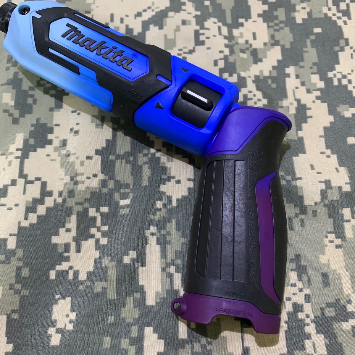 マキタ TD022 ブルー系グラデーション 本体のみ ペンインパクトドライバー