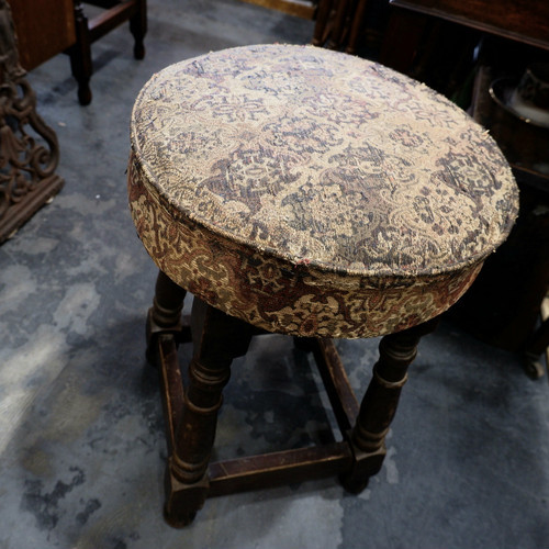 英国 アンティーク 美しいダメージ ゴブラン生地 古木のスツール 椅子 丸椅子 家具