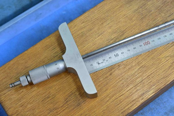 mitsutoyo0-250 rod contraction type teps micro meter used 