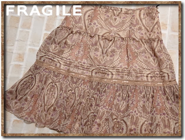  beautiful goods!!*FRAGILE Fragile race attaching chiffon skirt beige *