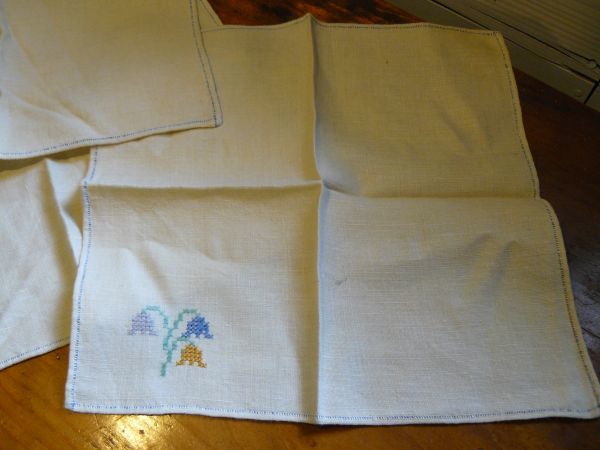 venetsia. .. city . buy. antique.bro can te. hand made table linen *..... embroidery entering *4 sheets set *26.5cmx25.5cm