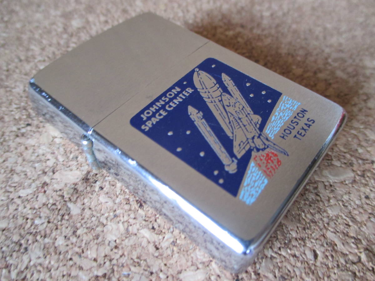 ZIPPO『Space Shuttle JSC.HOUSTON TEXAS スペースシャトル ジョンソン宇宙センター』1981年製造 オイルライター ジッポ- 廃版激レア 美品